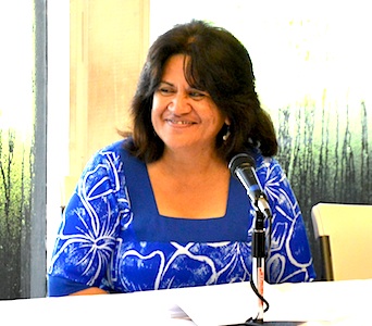  Le Faatonusili o le Ofisa o le Puipuiga o le Vaomatua ma le Siosiomaga ia Dr. Ruth Matagi.  [ata AF]