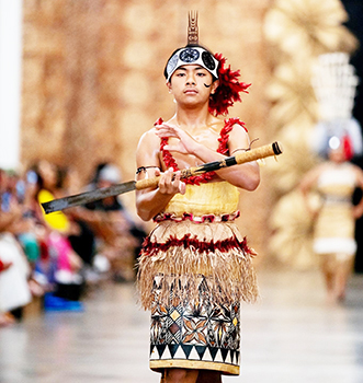 Le Taupou Manaia dancer