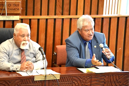  Le Komesina o Leoleo ia Save Liuato Tuitele, ma le Fa’atonusili o le Ofisa e Puipuia aia tatau o tagata e i ai manaoga fa’apitoa o le tino ia Dr. Peter Tinitali  [ata AF]