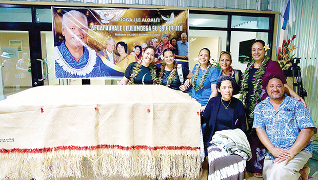 Aloalii Afoafouvale Leulumoega Fou Su’esu’e Lutu with family