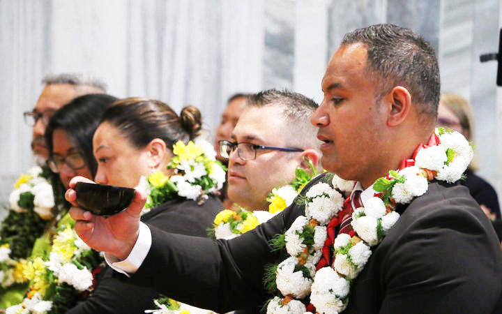 Anae Dr Neru Leavasa