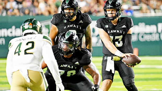 Hawaii Rainbow Warrior starting QB, Brayden Schager