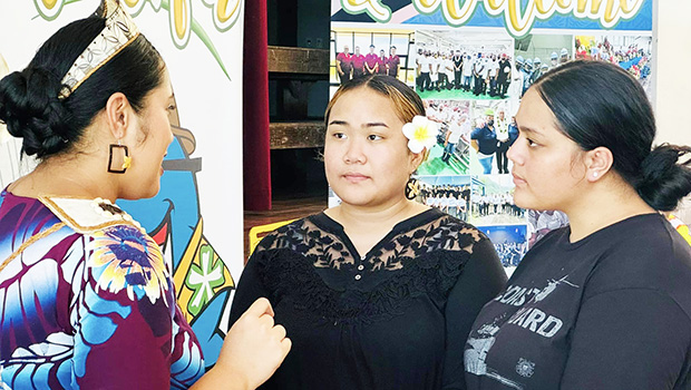 Miss Am Samoa with ASCC students