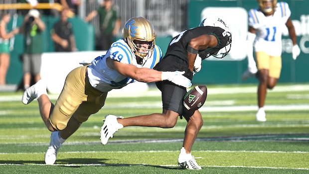 Schwesinger tackled and stripped the ball from UH's Pofele Ashlock