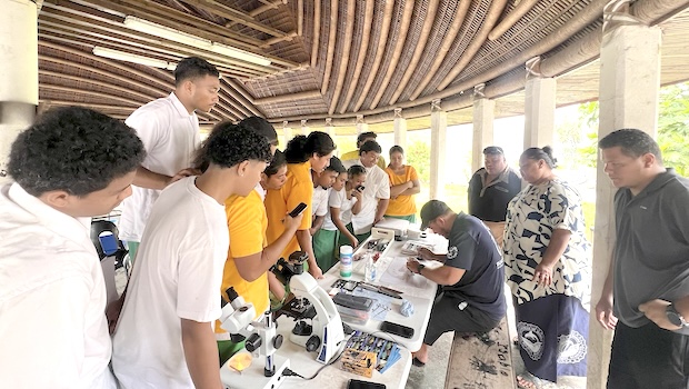 LHS students at DMWR