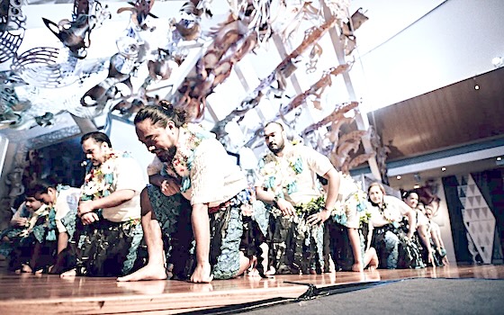  Tuvaluan dancers