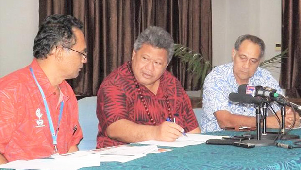  Director General of Health Leausa Dr Take Naseri (middle) with two senior doctors