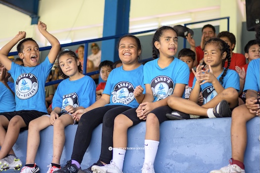 young flag football players