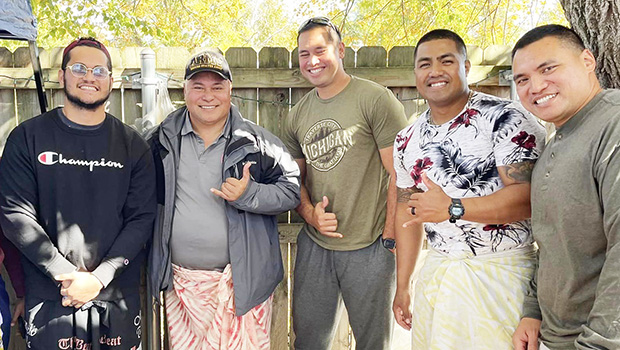 Governor’s chief of staff, Loa Tauapa’i Laupola with Fort Campbell soldiers