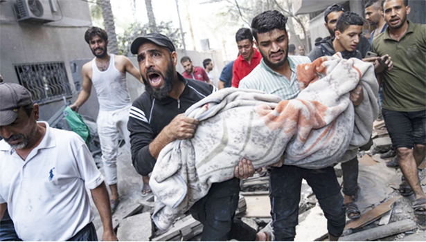 Palestinians fleeing bombing