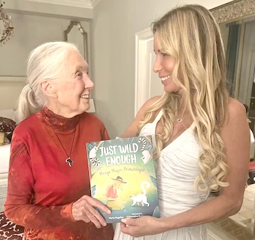 Jane Goodall and primatologist Mireya Mayor 