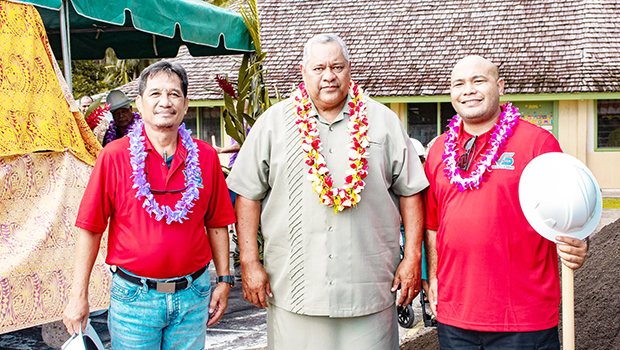 Governor Lemanu with others