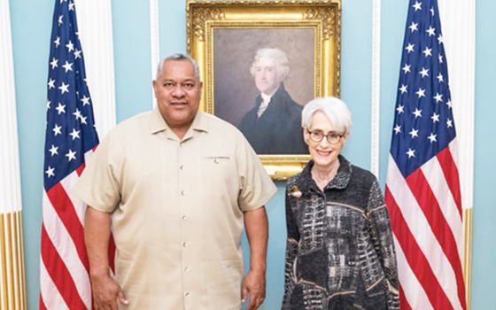 Governor Lemanu P. S. Mauga, left, and US Deputy Secretary of State Wendy R Sherman 