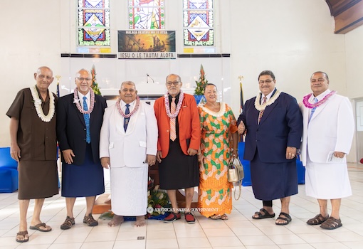 Gov. Pulaali'i Nikolao Pula and others