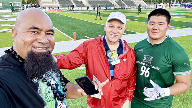 American Samoa's Isa'ako Sapoaga (UH, Eagles & 49ers), Samoa News' Barry Markowitz (UCLA), and recently announced Burlsworth Trophy nominee, Andrew Choi (UH)