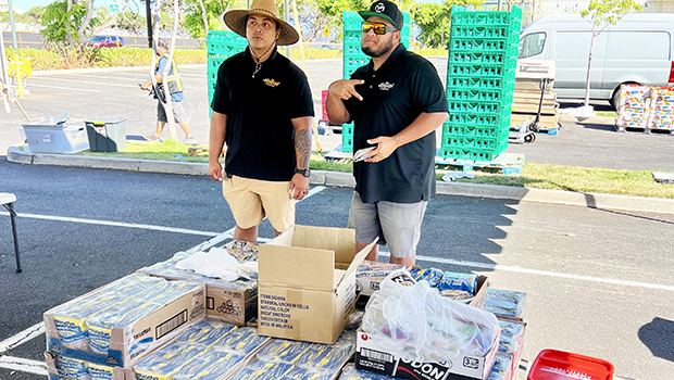 Hawaii Tours staffers