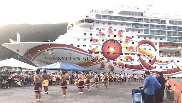 Passengers off Norwegian Sun cruise ship