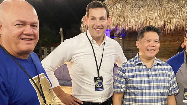 Former independent ASTCA Hawaiiki Cable consultant Maui Sanford with Space X Sr. Vice President Jonathan Hofeller