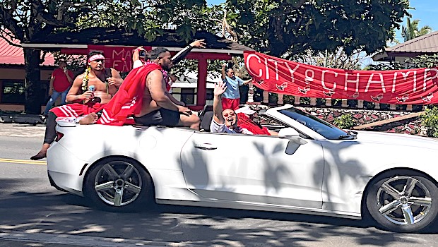 Nuuuli village celebrates
