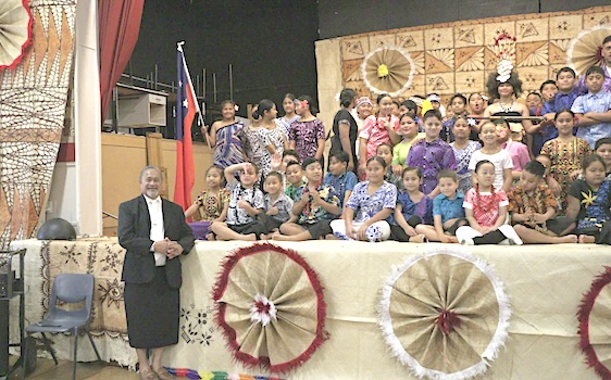 Samoan bilingual unit with Kalapu Masoe
