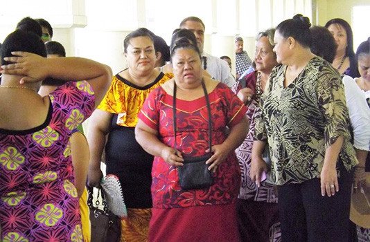  Luse Emo Tauvale (center)