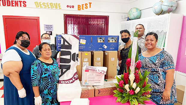Olomoana Elementary School principal and staff