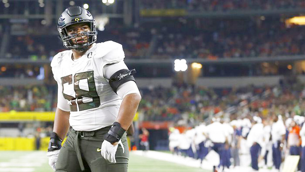 Oregon offensive lineman Penei Sewell