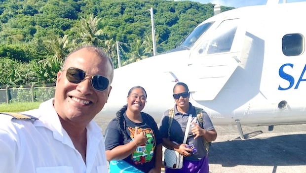 Captain Dida and passengers