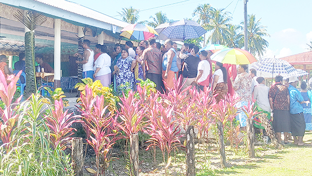 Line of voters at Falelatai and Samatau electoral district