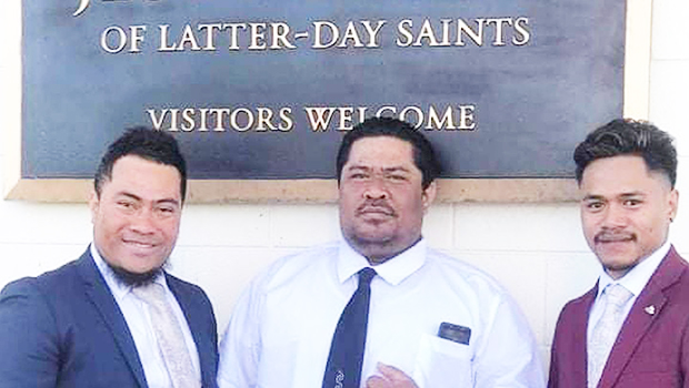 Tino Tagiilima (centre) 