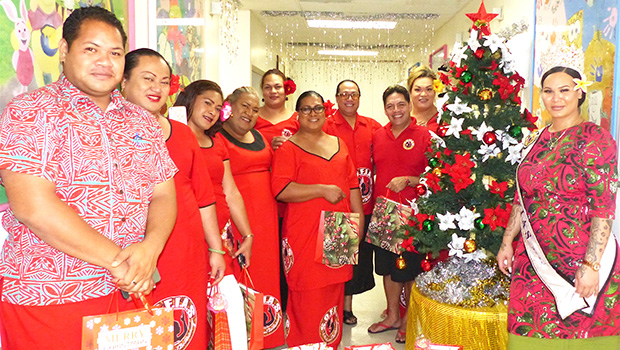 Reigning Miss SOFIAS, Vanessa Ta’amu Simanu (far right) along with officers and members of the Sosaiete O Fa’afafine I Amerika Samoa 