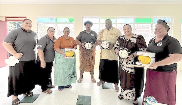 Sports equipment for Manu'a youth