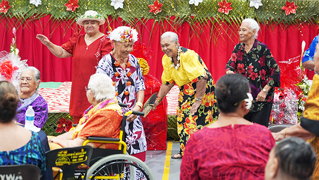 Seniors celebrate the season