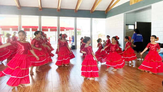 Taupou Manaia dancers