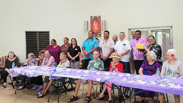 Hope House residents with Tuilagi brothers and others