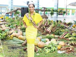 Miss American Samoa, Kauhani Fuimaono at Farm Fair