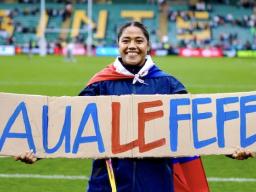A proud Manusina player 