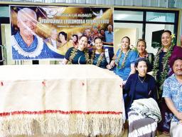 Aloalii Afoafouvale Leulumoega Fou Su’esu’e Lutu with family
