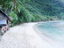 Tisa's Barefoot Bar on Alega Beach,