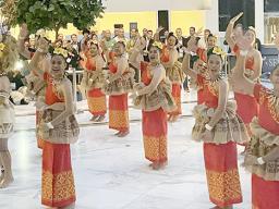 American Samoa’s ‘young ambassadors’ dancing