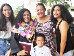 Isa-Lei is pictured with her sisters, brother, and mom, Divine.