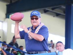 Stadium director Tole’afoa Henry Tavake throwing the first pass 