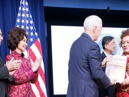 Elaine Chao ,Wilbur Ross,aumua Amata,Vice President Pence