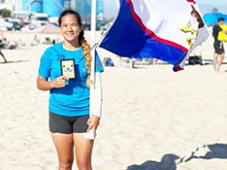 Lynette Liu with award