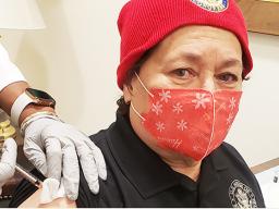 Congresswoman Uifaatali Amata getting vaccinated