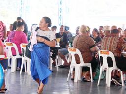 Crowd applying for funds