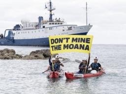 'Don't Mine The Moana' sign 