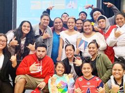 O le au tapua’i lea i faiva o le tama’ita’i o Elysha Samatua i lana taumafaiga i le Dixie State University International Pageant
