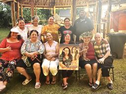 fili's friends gather 