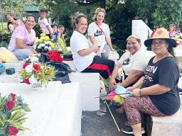 Finau sisters and their children